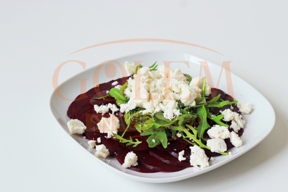 Carpaccio z červené řepy s kozím sýrem