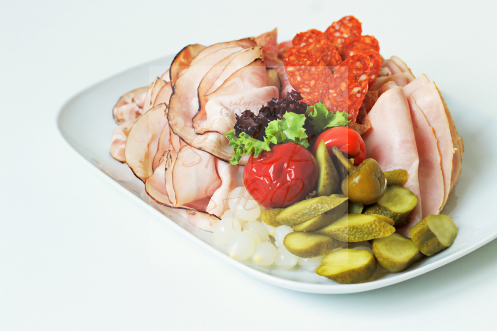Variace tuzemských uzenin s nakládanou zeleninou 500 g